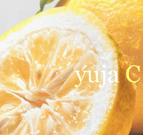 Yuja C Lifestyle Closeup